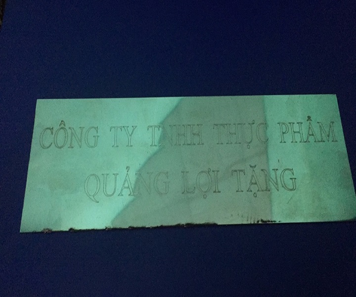 I-Khắc chữ chìm trên INOX